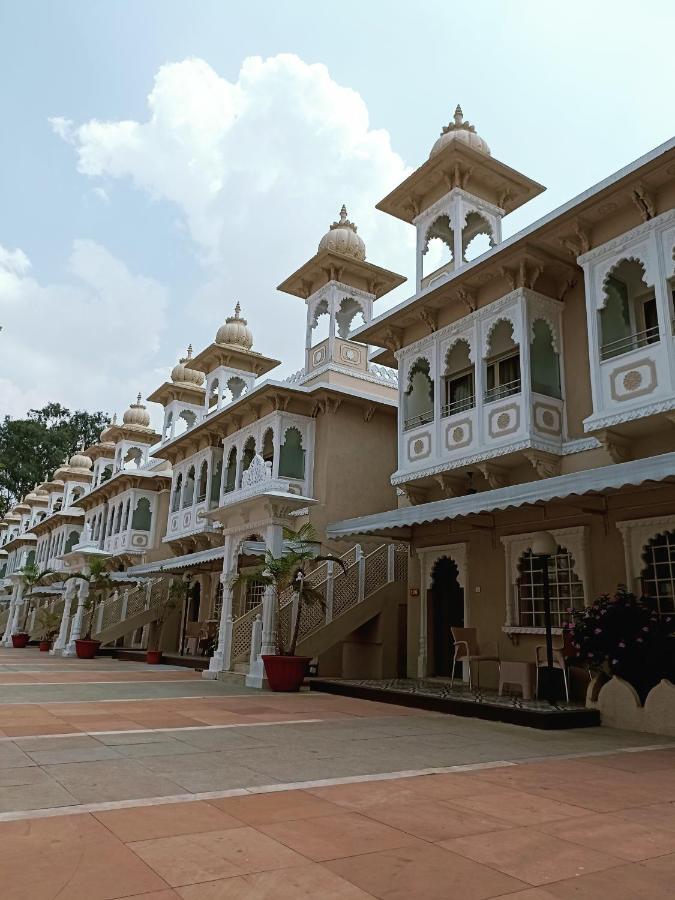 Hotel Gautam Lonavala Εξωτερικό φωτογραφία