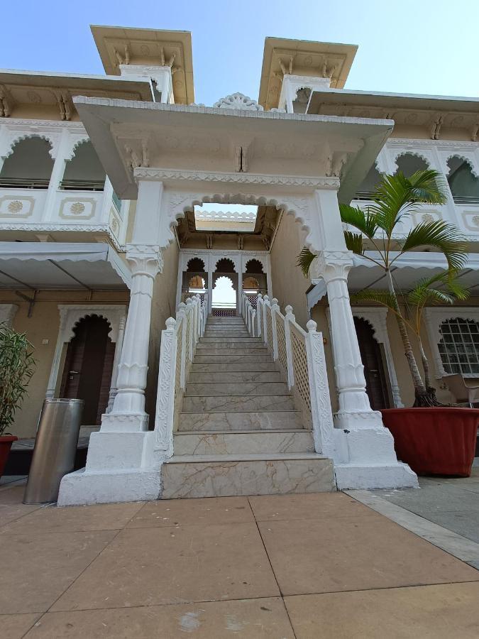 Hotel Gautam Lonavala Εξωτερικό φωτογραφία
