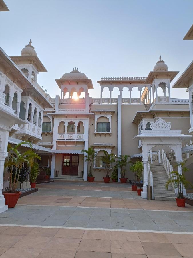 Hotel Gautam Lonavala Εξωτερικό φωτογραφία