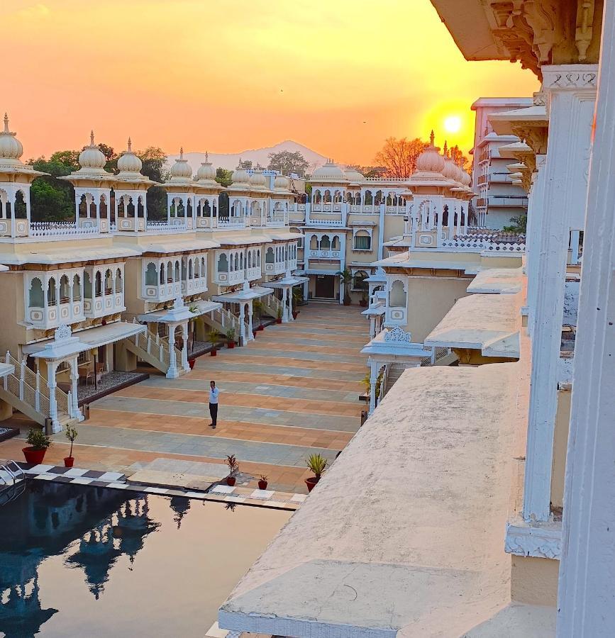 Hotel Gautam Lonavala Εξωτερικό φωτογραφία