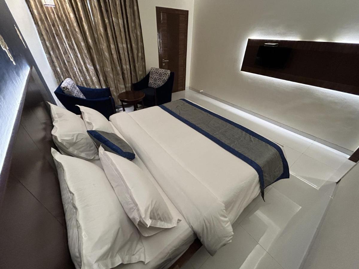 Hotel Gautam Lonavala Εξωτερικό φωτογραφία
